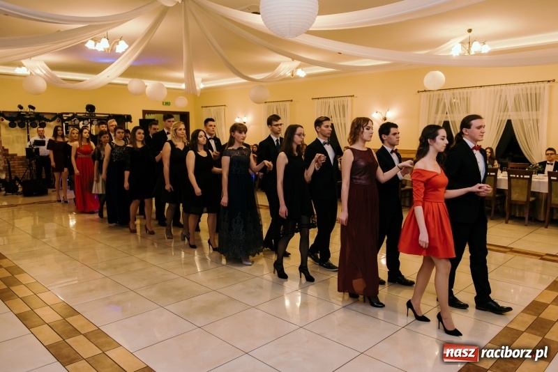 Zdjęcie w galerii na portalu naszraciborz.pl: Studniówka Mechanika w Pogrzebieniu wiadomości z regionu