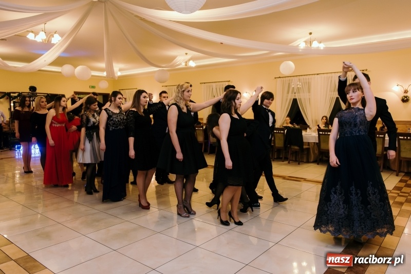 Zdjęcie w galerii na portalu naszraciborz.pl: Studniówka Mechanika w Pogrzebieniu wiadomości z regionu