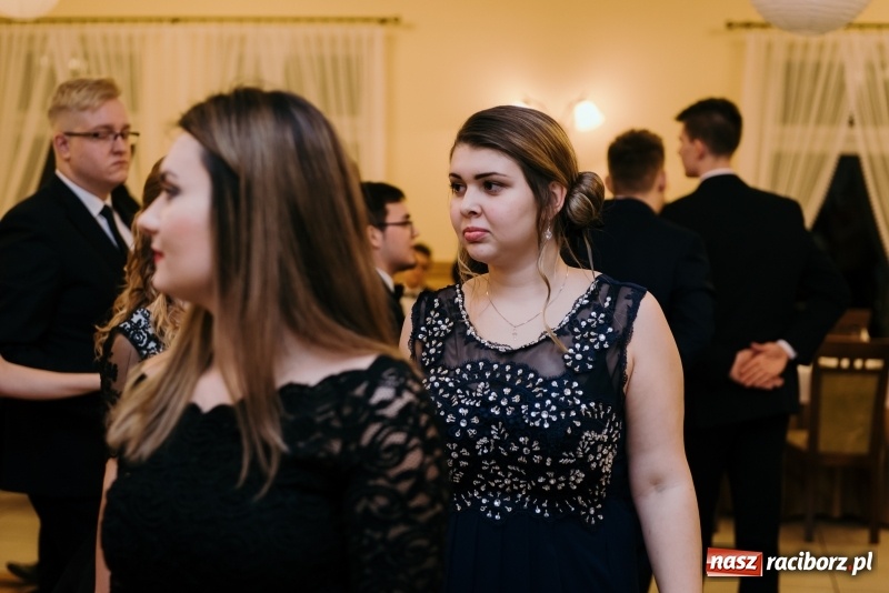 Zdjęcie w galerii na portalu naszraciborz.pl: Studniówka Mechanika w Pogrzebieniu wiadomości z regionu