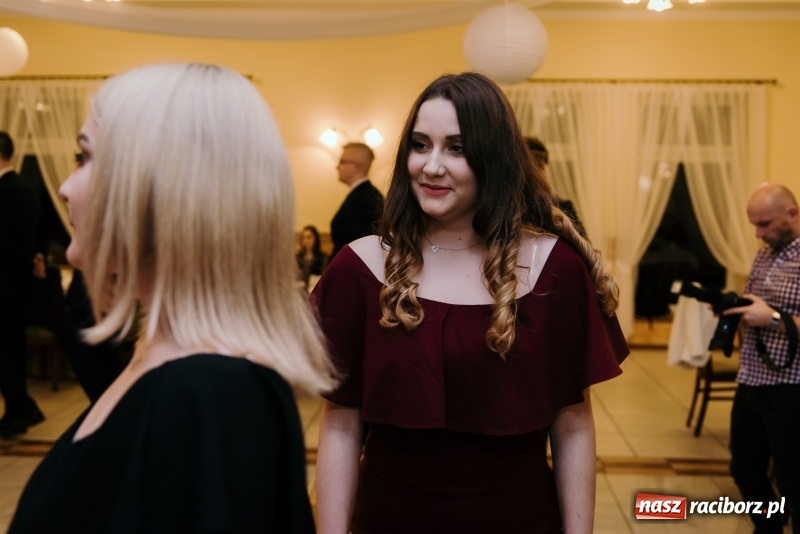 Zdjęcie w galerii na portalu naszraciborz.pl: Studniówka Mechanika w Pogrzebieniu wiadomości z regionu