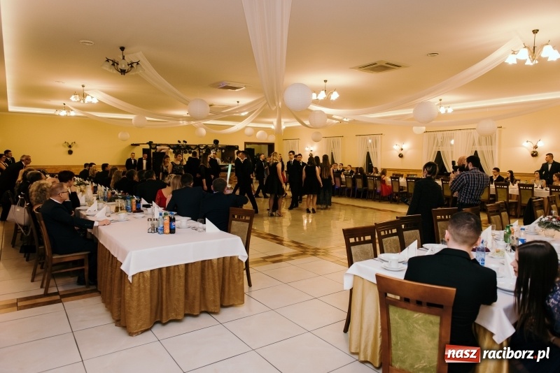 Zdjęcie w galerii na portalu naszraciborz.pl: Studniówka Mechanika w Pogrzebieniu wiadomości z regionu