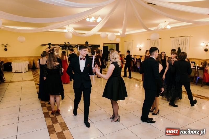 Zdjęcie w galerii na portalu naszraciborz.pl: Studniówka Mechanika w Pogrzebieniu wiadomości z regionu