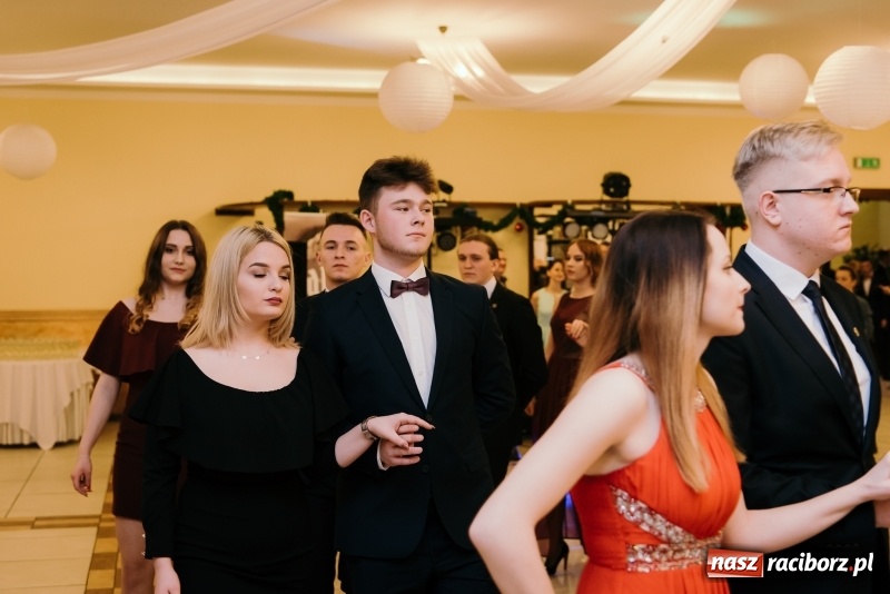 Zdjęcie w galerii na portalu naszraciborz.pl: Studniówka Mechanika w Pogrzebieniu wiadomości z regionu