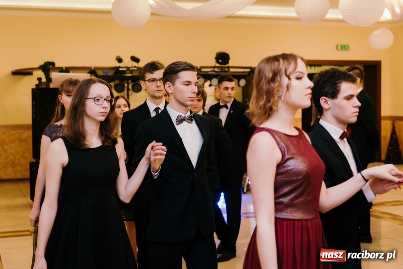 Zdjęcie w galerii na portalu naszraciborz.pl: Studniówka Mechanika w Pogrzebieniu wiadomości z regionu