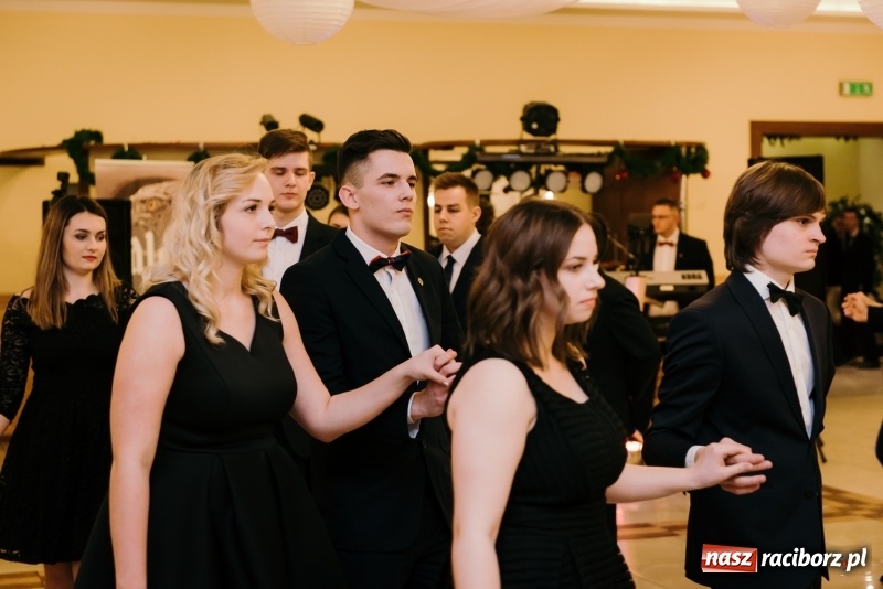 Zdjęcie w galerii na portalu naszraciborz.pl: Studniówka Mechanika w Pogrzebieniu wiadomości z regionu