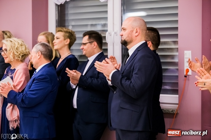 Zdjęcie w galerii na portalu naszraciborz.pl: Bal na 102! Studniówka II LO im. Adama Mickiewicza w Zakrzowie wiadomości z regionu