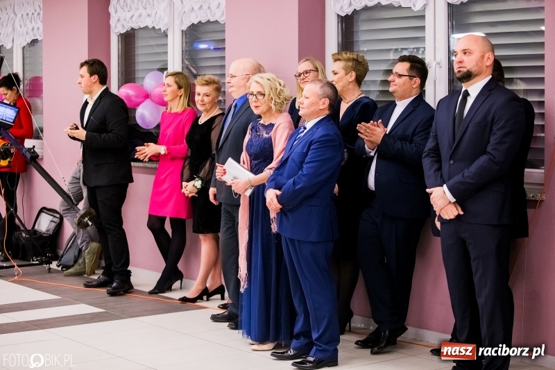 Zdjęcie w galerii na portalu naszraciborz.pl: Bal na 102! Studniówka II LO im. Adama Mickiewicza w Zakrzowie wiadomości z regionu