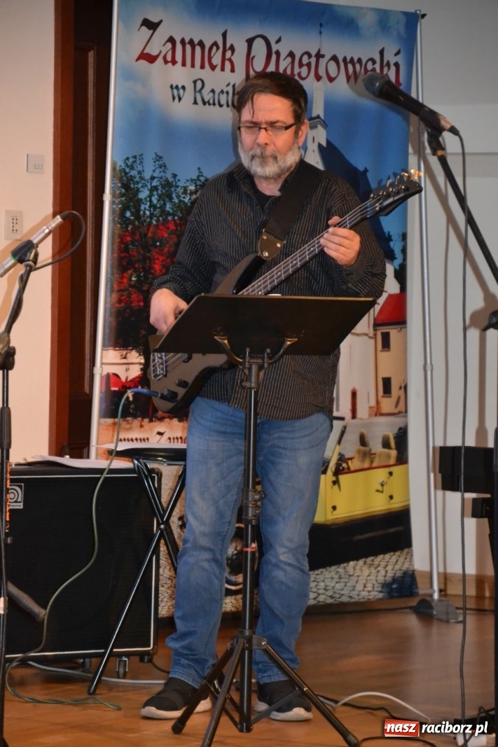Zdjęcie w galerii na portalu naszraciborz.pl: Grupa Bez Nazwy zagrała na Zamku Piastowskim  wiadomości z regionu