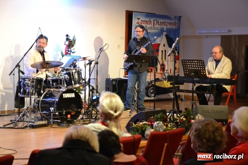 Zdjęcie w galerii na portalu naszraciborz.pl: Grupa Bez Nazwy zagrała na Zamku Piastowskim  wiadomości z regionu