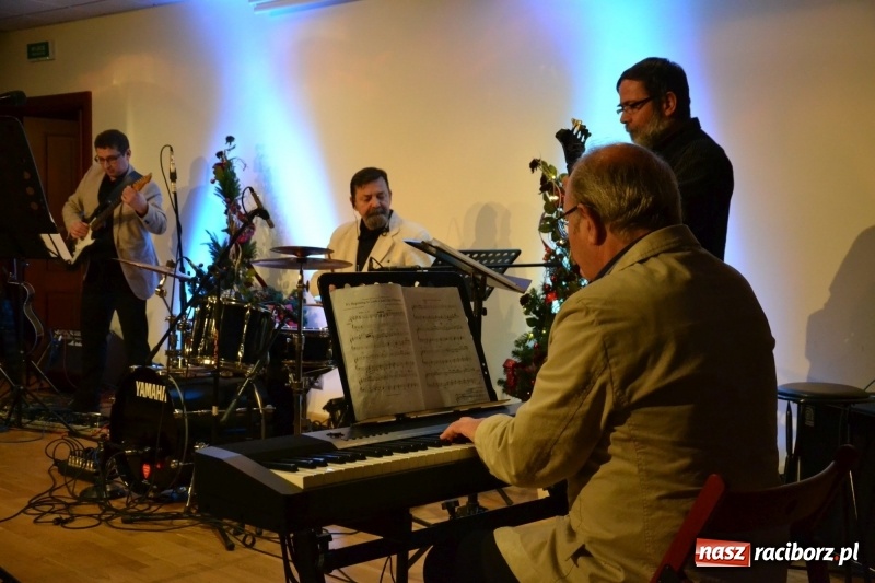 Zdjęcie w galerii na portalu naszraciborz.pl: Grupa Bez Nazwy zagrała na Zamku Piastowskim  wiadomości z regionu
