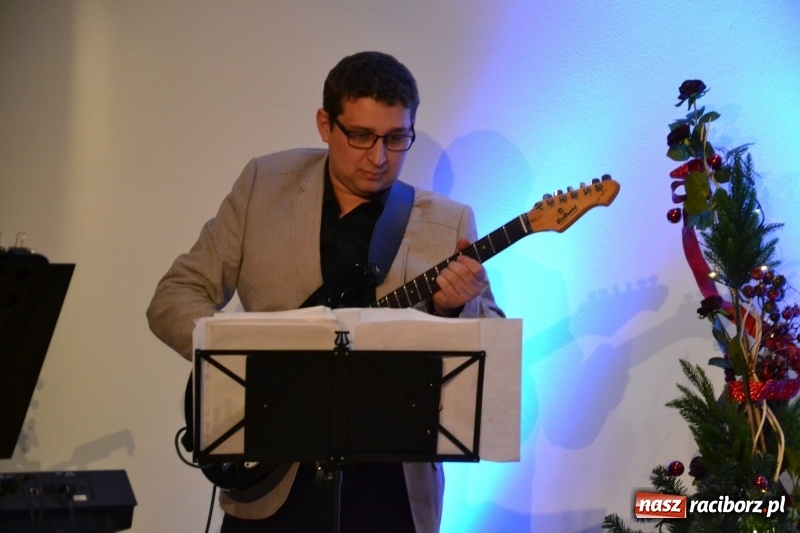 Zdjęcie w galerii na portalu naszraciborz.pl: Grupa Bez Nazwy zagrała na Zamku Piastowskim  wiadomości z regionu