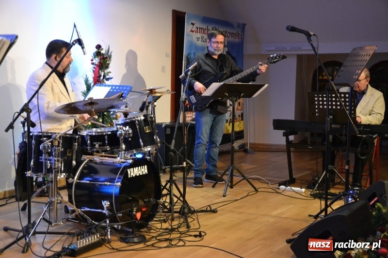 Zdjęcie w galerii na portalu naszraciborz.pl: Grupa Bez Nazwy zagrała na Zamku Piastowskim  wiadomości z regionu