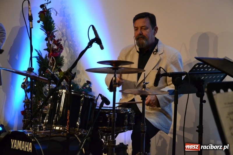 Zdjęcie w galerii na portalu naszraciborz.pl: Grupa Bez Nazwy zagrała na Zamku Piastowskim  wiadomości z regionu