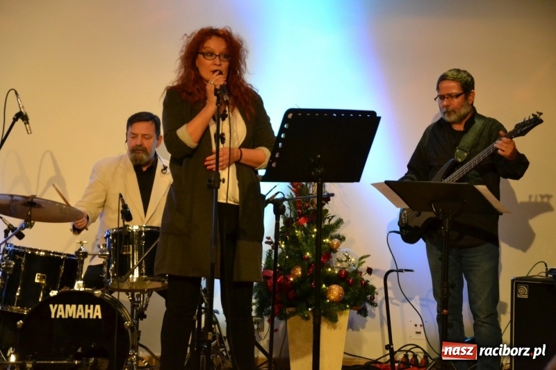 Zdjęcie w galerii na portalu naszraciborz.pl: Grupa Bez Nazwy zagrała na Zamku Piastowskim  wiadomości z regionu