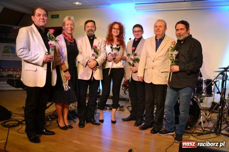 Zdjęcie w galerii na portalu naszraciborz.pl: Grupa Bez Nazwy zagrała na Zamku Piastowskim  wiadomości z regionu