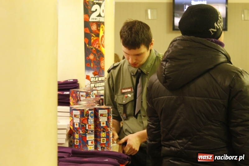 Zdjęcie w galerii na portalu naszraciborz.pl: Wielka Orkiestra Świątecznej Pomocy gra już w Raciborzu. Pierwsze pieniądze przywieziono z Eko-Okien  wiadomości z regionu