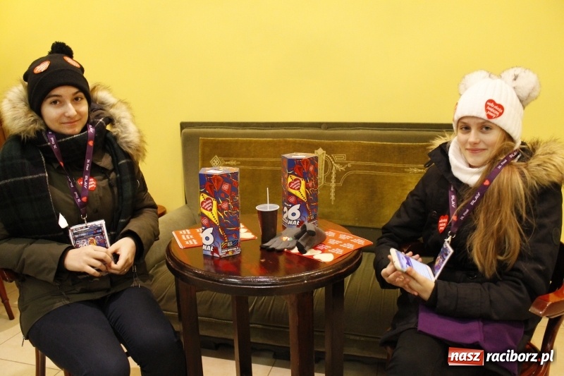 Zdjęcie w galerii na portalu naszraciborz.pl: Wielka Orkiestra Świątecznej Pomocy gra już w Raciborzu. Pierwsze pieniądze przywieziono z Eko-Okien  wiadomości z regionu