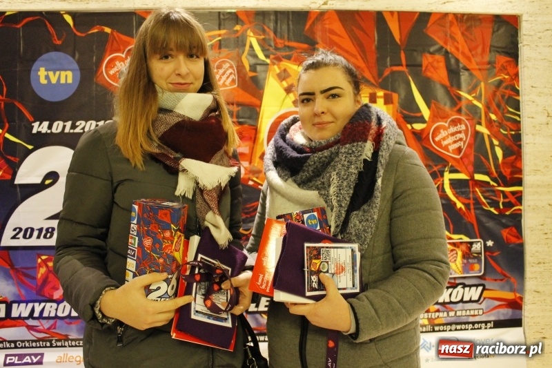 Zdjęcie w galerii na portalu naszraciborz.pl: Wielka Orkiestra Świątecznej Pomocy gra już w Raciborzu. Pierwsze pieniądze przywieziono z Eko-Okien  wiadomości z regionu