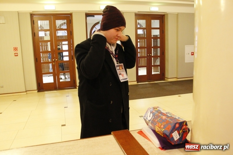Zdjęcie w galerii na portalu naszraciborz.pl: Wielka Orkiestra Świątecznej Pomocy gra już w Raciborzu. Pierwsze pieniądze przywieziono z Eko-Okien  wiadomości z regionu