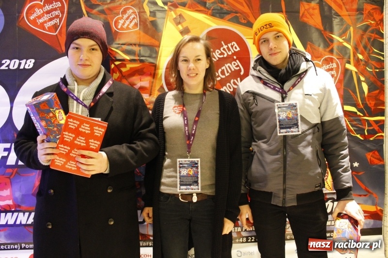 Zdjęcie w galerii na portalu naszraciborz.pl: Wielka Orkiestra Świątecznej Pomocy gra już w Raciborzu. Pierwsze pieniądze przywieziono z Eko-Okien  wiadomości z regionu