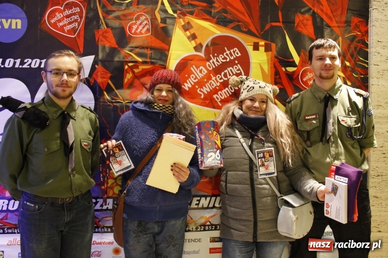 Zdjęcie w galerii na portalu naszraciborz.pl: Wielka Orkiestra Świątecznej Pomocy gra już w Raciborzu. Pierwsze pieniądze przywieziono z Eko-Okien  wiadomości z regionu
