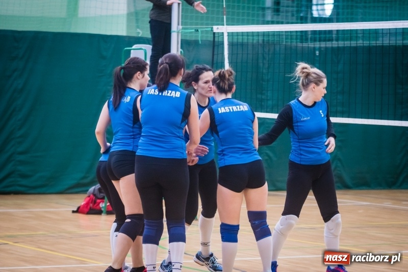 Zdjęcie w galerii na portalu naszraciborz.pl: JP Telebim RLPS: Tie-break w meczu Entera z Lunatykami wiadomości z regionu