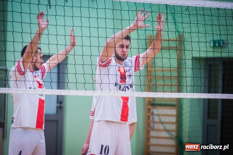 Zdjęcie w galerii na portalu naszraciborz.pl: JP Telebim RLPS: Tie-break w meczu Entera z Lunatykami wiadomości z regionu