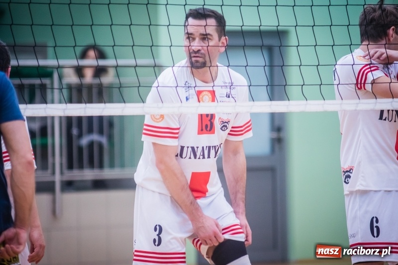 Zdjęcie w galerii na portalu naszraciborz.pl: JP Telebim RLPS: Tie-break w meczu Entera z Lunatykami wiadomości z regionu