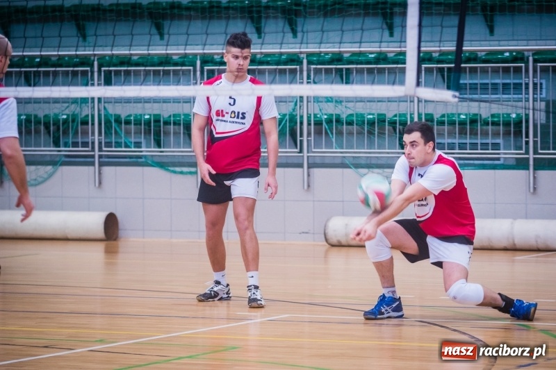 Zdjęcie w galerii na portalu naszraciborz.pl: JP Telebim RLPS: Tie-break w meczu Entera z Lunatykami wiadomości z regionu