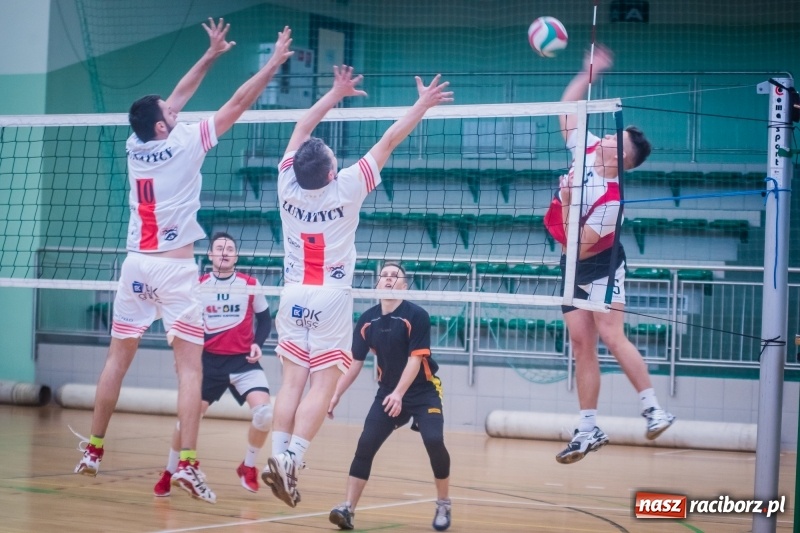 Zdjęcie w galerii na portalu naszraciborz.pl: JP Telebim RLPS: Tie-break w meczu Entera z Lunatykami wiadomości z regionu