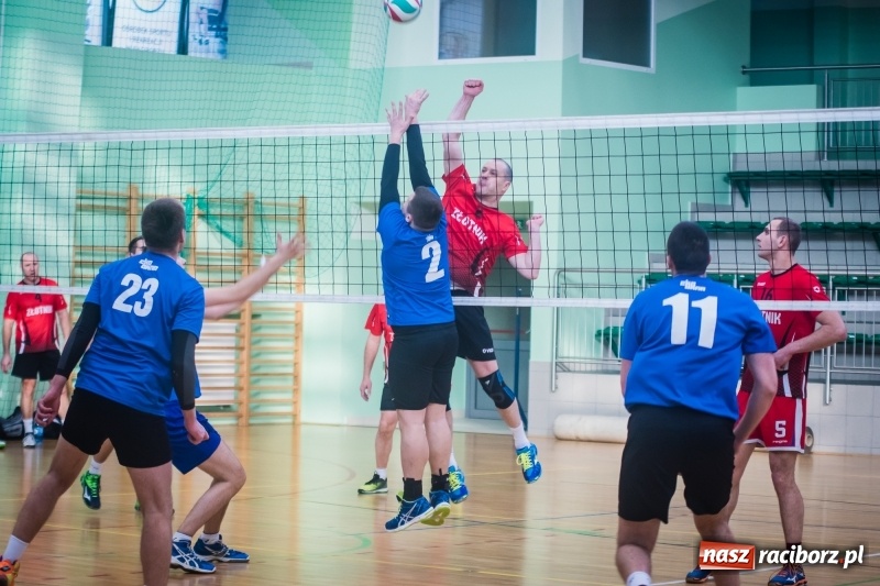 Zdjęcie w galerii na portalu naszraciborz.pl: JP Telebim RLPS: Tie-break w meczu Entera z Lunatykami wiadomości z regionu