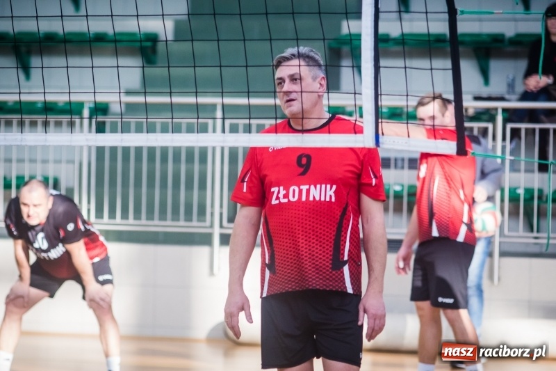 Zdjęcie w galerii na portalu naszraciborz.pl: JP Telebim RLPS: Tie-break w meczu Entera z Lunatykami wiadomości z regionu