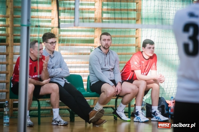 Zdjęcie w galerii na portalu naszraciborz.pl: JP Telebim RLPS: Tie-break w meczu Entera z Lunatykami wiadomości z regionu