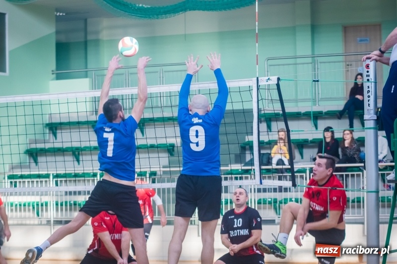 Zdjęcie w galerii na portalu naszraciborz.pl: JP Telebim RLPS: Tie-break w meczu Entera z Lunatykami wiadomości z regionu