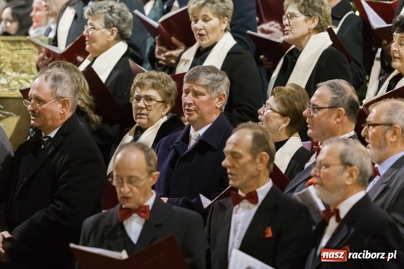 Zdjęcie w galerii na portalu naszraciborz.pl: XXVII koncert kolęd i pastorałek w kościele pw. NSPJ w Raciborzu wiadomości z regionu