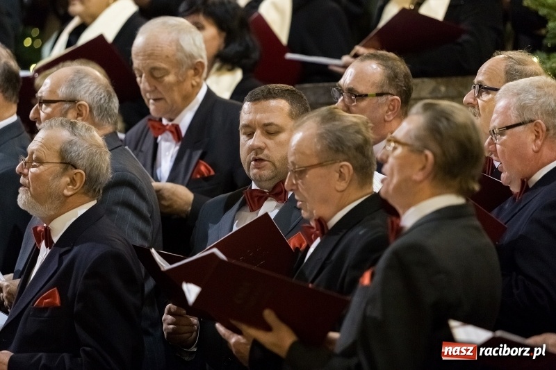 Zdjęcie w galerii na portalu naszraciborz.pl: XXVII koncert kolęd i pastorałek w kościele pw. NSPJ w Raciborzu wiadomości z regionu