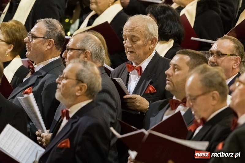Zdjęcie w galerii na portalu naszraciborz.pl: XXVII koncert kolęd i pastorałek w kościele pw. NSPJ w Raciborzu wiadomości z regionu