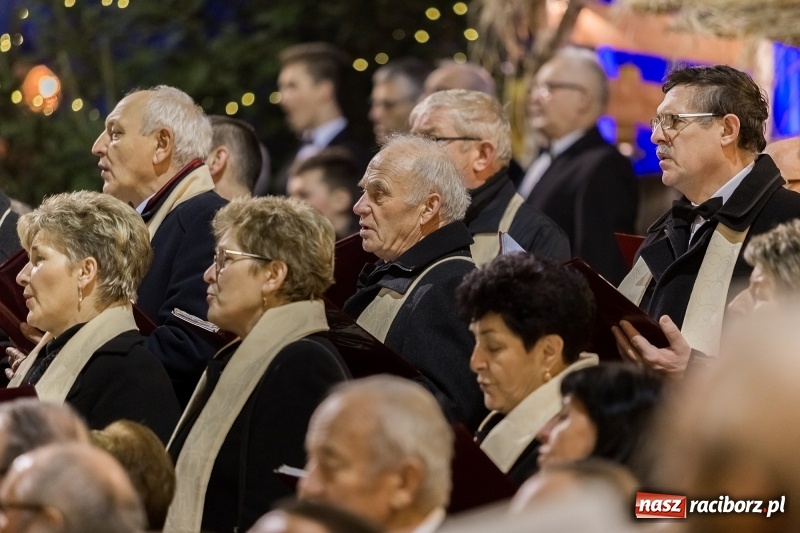 Zdjęcie w galerii na portalu naszraciborz.pl: XXVII koncert kolęd i pastorałek w kościele pw. NSPJ w Raciborzu wiadomości z regionu