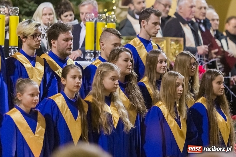 Zdjęcie w galerii na portalu naszraciborz.pl: XXVII koncert kolęd i pastorałek w kościele pw. NSPJ w Raciborzu wiadomości z regionu