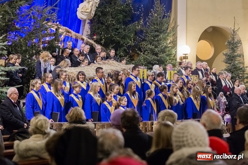 Zdjęcie w galerii na portalu naszraciborz.pl: XXVII koncert kolęd i pastorałek w kościele pw. NSPJ w Raciborzu wiadomości z regionu