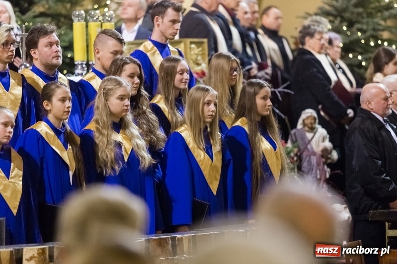 Zdjęcie w galerii na portalu naszraciborz.pl: XXVII koncert kolęd i pastorałek w kościele pw. NSPJ w Raciborzu wiadomości z regionu
