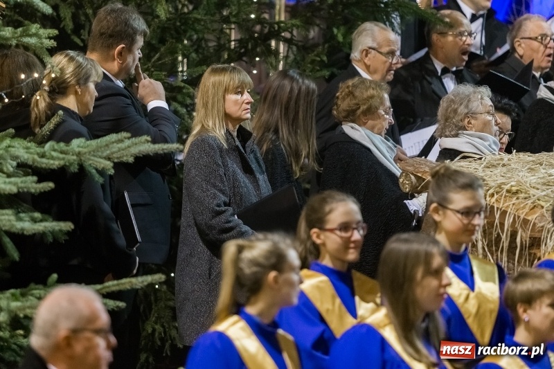 Zdjęcie w galerii na portalu naszraciborz.pl: XXVII koncert kolęd i pastorałek w kościele pw. NSPJ w Raciborzu wiadomości z regionu