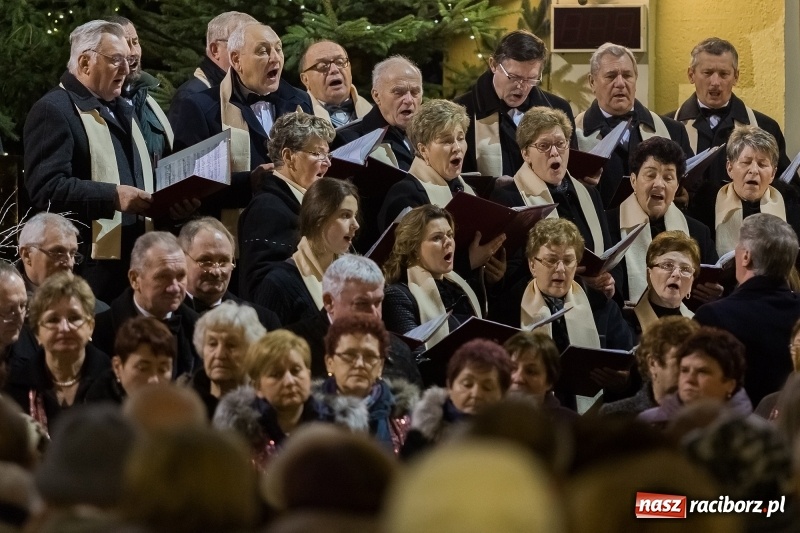 Zdjęcie w galerii na portalu naszraciborz.pl: XXVII koncert kolęd i pastorałek w kościele pw. NSPJ w Raciborzu wiadomości z regionu