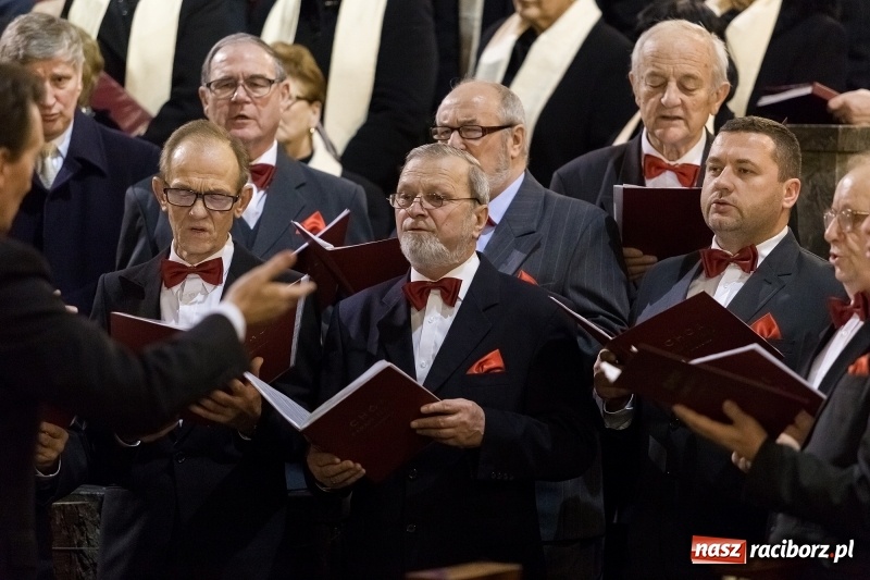 Zdjęcie w galerii na portalu naszraciborz.pl: XXVII koncert kolęd i pastorałek w kościele pw. NSPJ w Raciborzu wiadomości z regionu