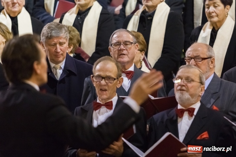 Zdjęcie w galerii na portalu naszraciborz.pl: XXVII koncert kolęd i pastorałek w kościele pw. NSPJ w Raciborzu wiadomości z regionu
