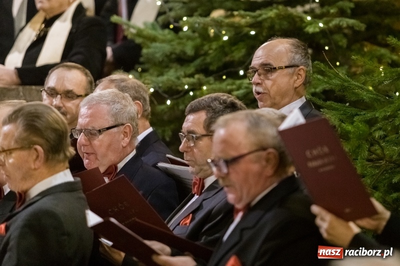 Zdjęcie w galerii na portalu naszraciborz.pl: XXVII koncert kolęd i pastorałek w kościele pw. NSPJ w Raciborzu wiadomości z regionu