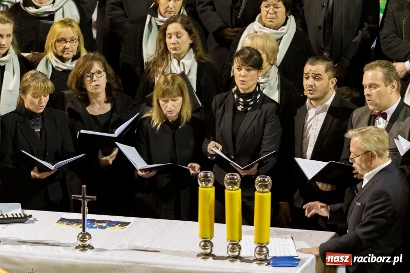 Zdjęcie w galerii na portalu naszraciborz.pl: XXVII koncert kolęd i pastorałek w kościele pw. NSPJ w Raciborzu wiadomości z regionu