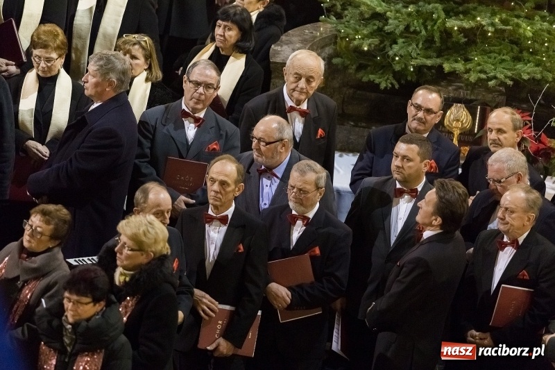 Zdjęcie w galerii na portalu naszraciborz.pl: XXVII koncert kolęd i pastorałek w kościele pw. NSPJ w Raciborzu wiadomości z regionu