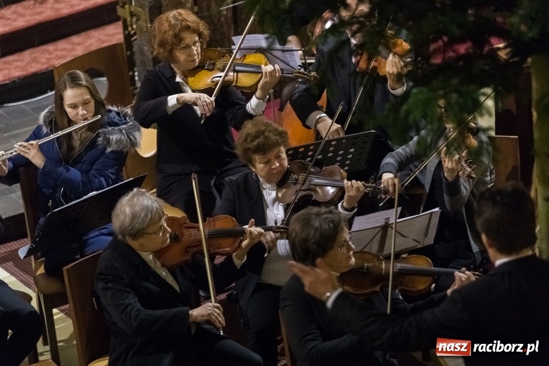 Zdjęcie w galerii na portalu naszraciborz.pl: XXVII koncert kolęd i pastorałek w kościele pw. NSPJ w Raciborzu wiadomości z regionu