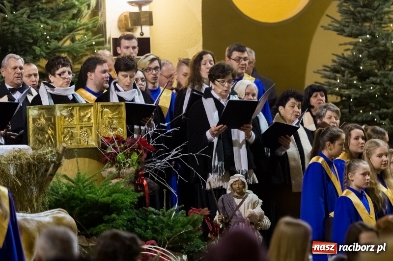 Zdjęcie w galerii na portalu naszraciborz.pl: XXVII koncert kolęd i pastorałek w kościele pw. NSPJ w Raciborzu wiadomości z regionu